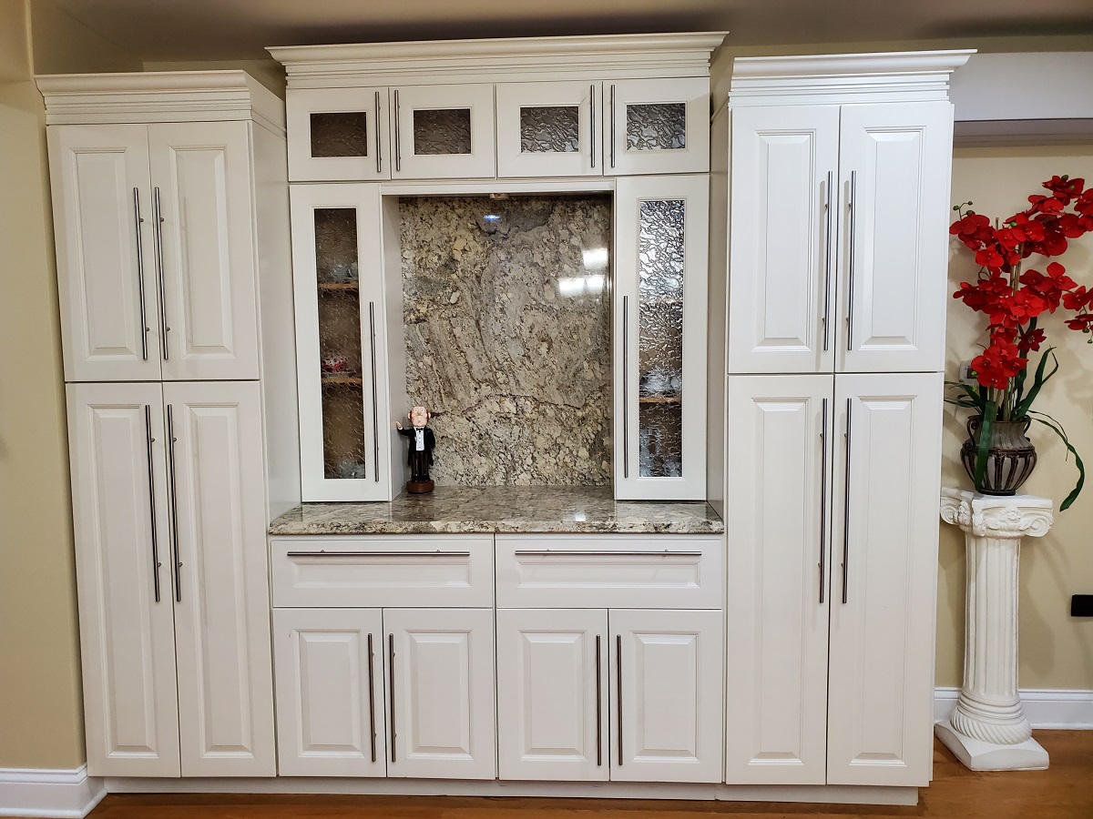 White paint kitchen cabinets